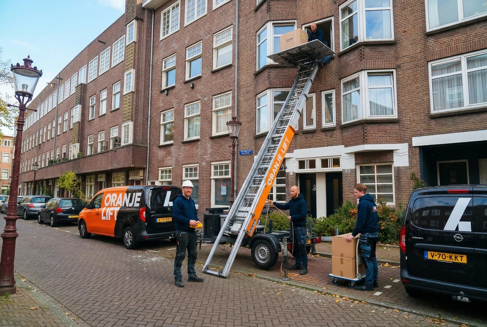 Aanhangerlift in smalle straat Groningen
