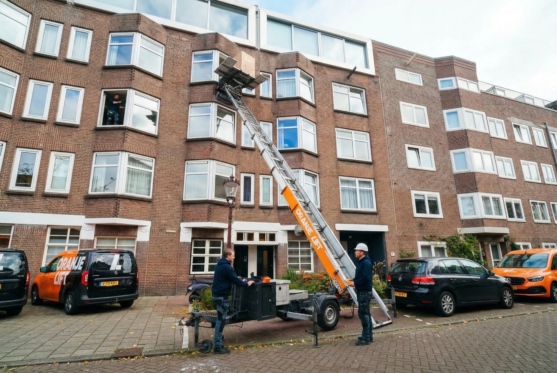 Verhuislift in actie in Groningen