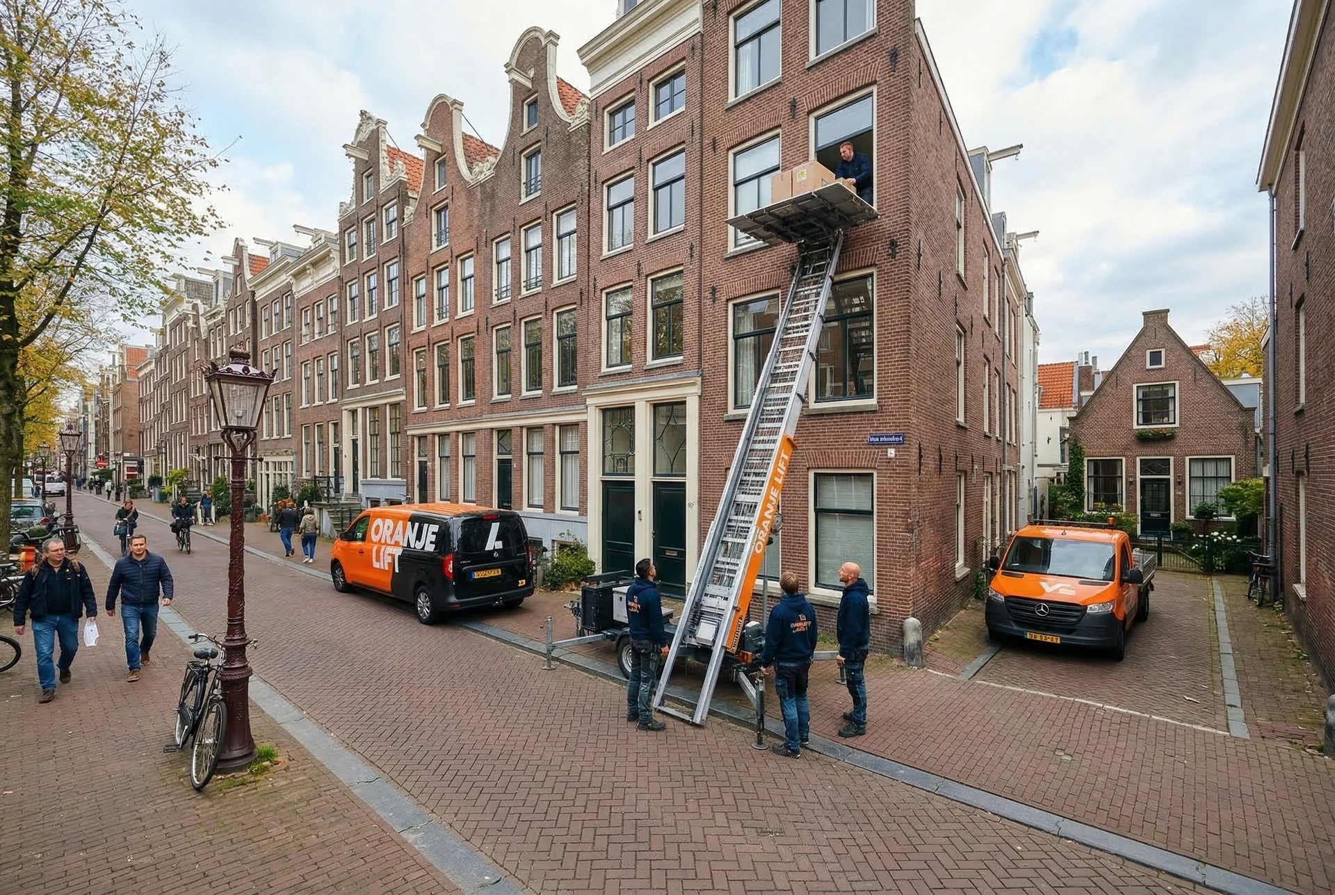 Aanhangerlift in smalle straat Groningen
